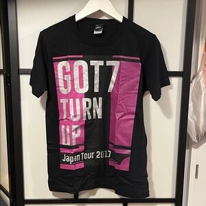 Black and Pink GOT7 Tour T-Shirt Women's Size Large